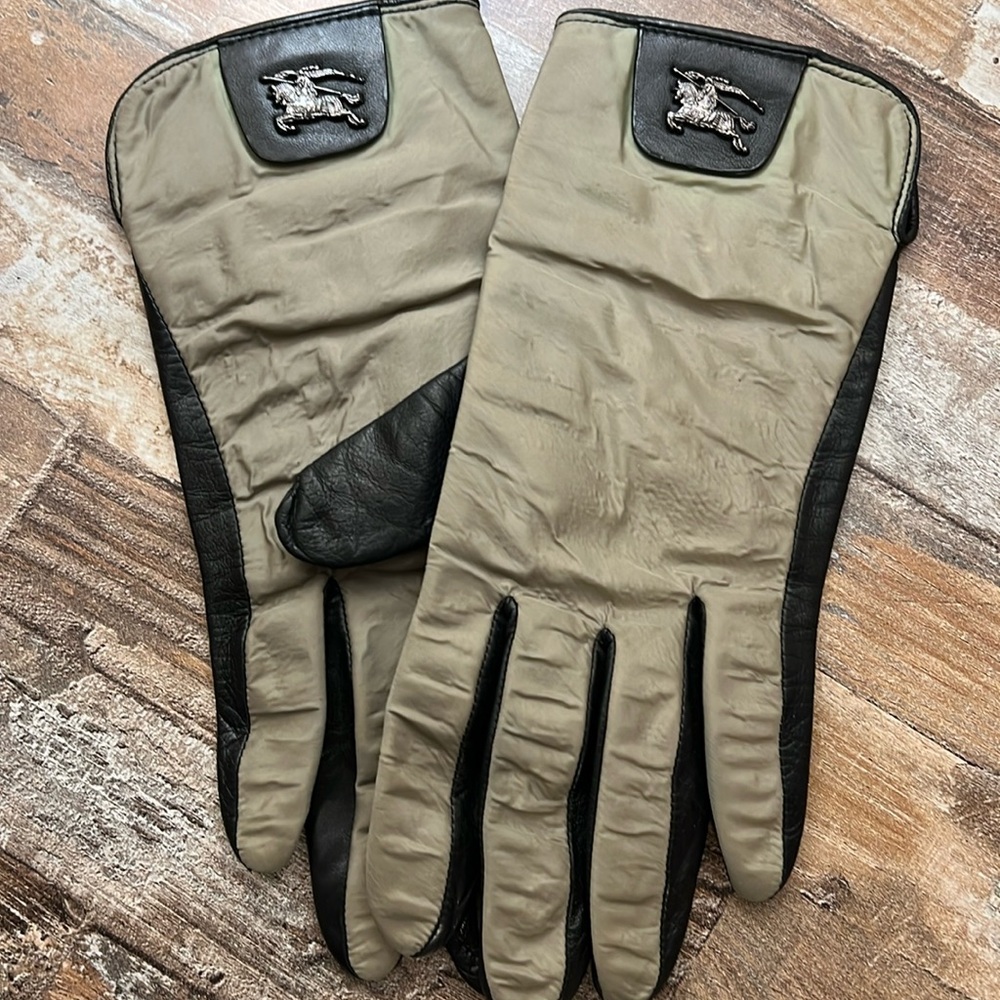 BURBERY LEATHER GLOVES